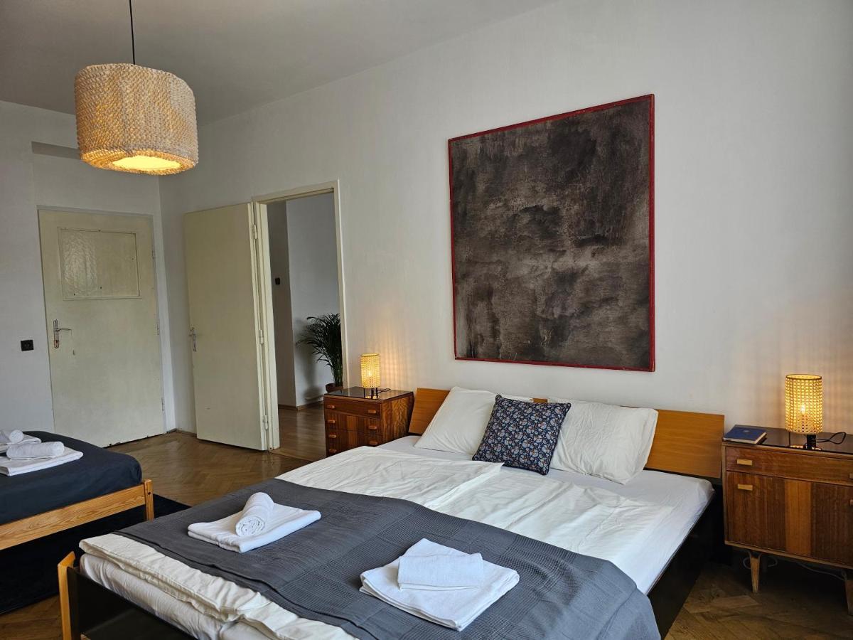 Stone Square Apartment Bratislava Luaran gambar